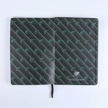 Grüner Harry Potter Notizblock A5 mit Schlangen Muster. Notizbuch mit Harry Potter Logo.