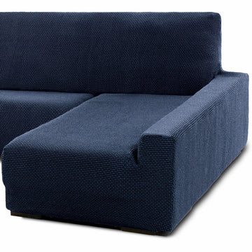 Blauer Chaiselongue Bezug mit Struktur für langen Arm rechts. Sofaskins Schutz und Deko.