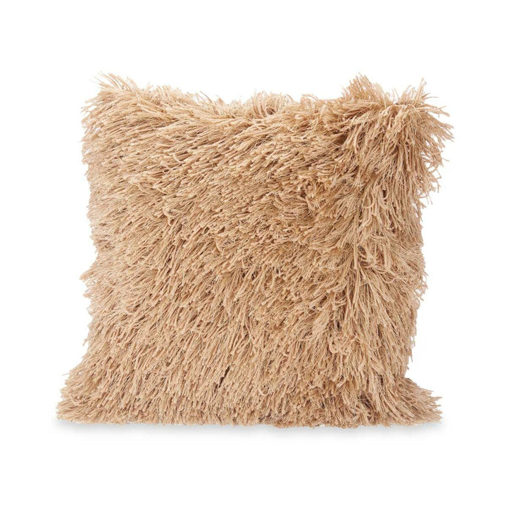 Beige Kissen aus Baumwolle und Polyester mit flauschiger Textur.