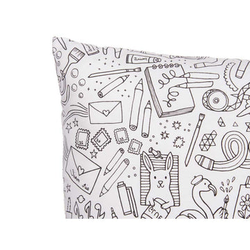 Weißes Kissen zum Malen mit Stiftzeichnungen. Pincello PILLOW Design.