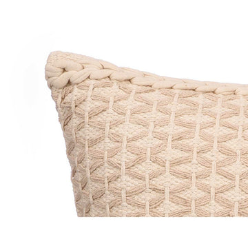 Beige Kissen mit gewebtem Muster und geflochtenem Rand, 45x45 cm.