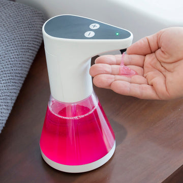 InnovaGoods Sensor Seifenspender mit pinker Seife in der Hand - homely Family Shop