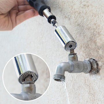 InnovaGoods Uniscrew Steckschlüssel im Einsatz an Wasserhahn. Universal Werkzeug mit Zubehör.