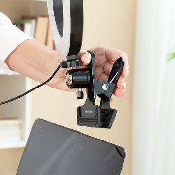 InnovaGoods Lumahoop Lichtring mit Klemme an Tablet befestigt - homely Family Shop